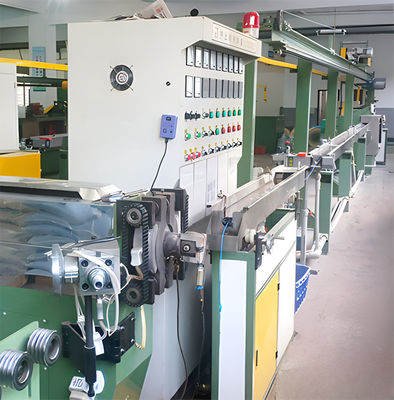 Gorąca sprzedaż Profesjonalna linia wytłaczania kabli do rdzenia drutu 1,5-8 mm w przemyśle produkcyjnym Made in China